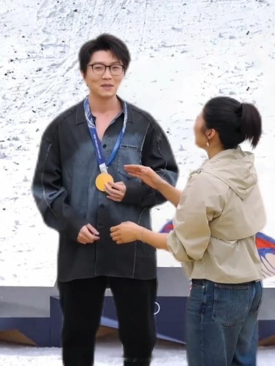 毛不易九年后再当冠军毛不易2017明日之子冠军2026臭屁冠军毛雪汪 有人觉得毛