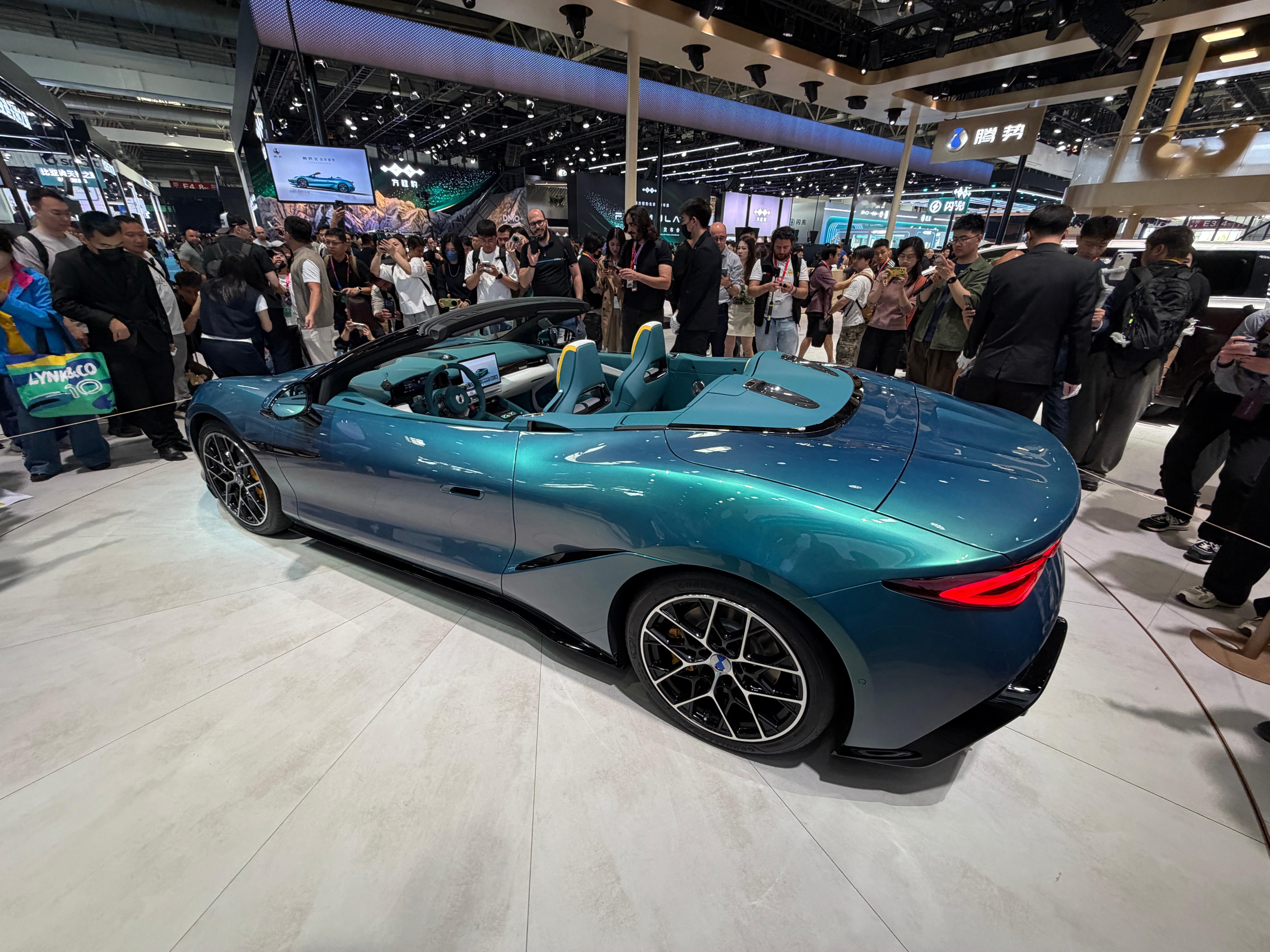 腾势Z敞篷，三电机，敞篷，大家第一印象怎么样？腾势z