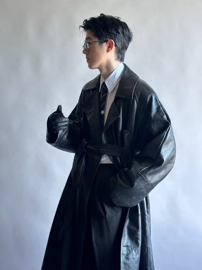 刘昊然光影交织格调尽显刘昊然皮衣live 刘昊然穿皮衣真是帅到我了娱乐[超话] 