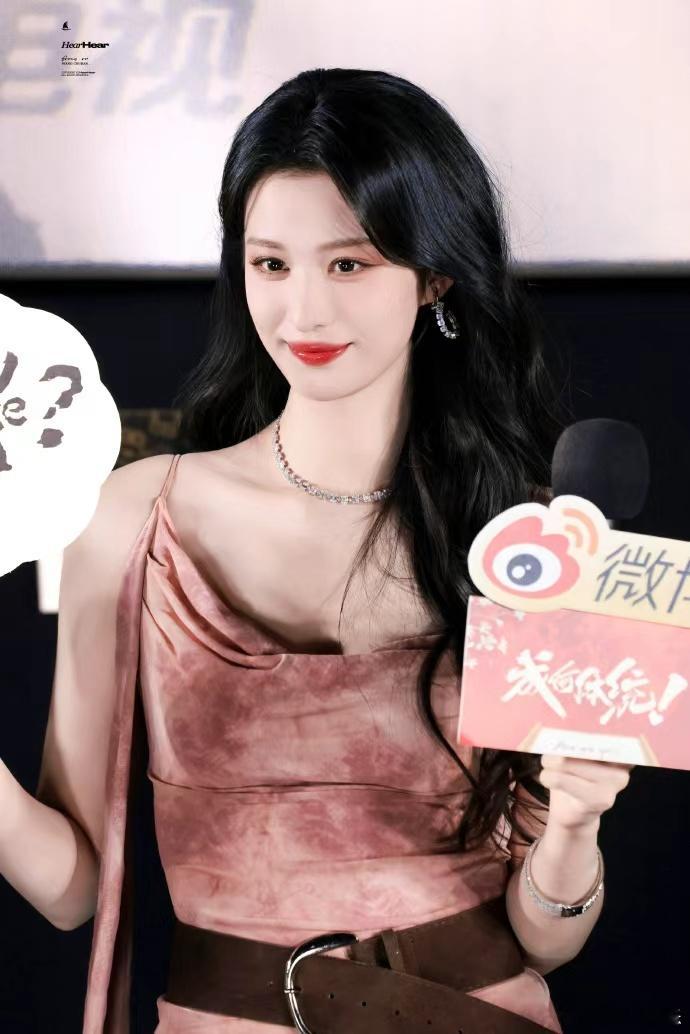 庾晚音美我一大跳王楚然剧宣 王楚然剧宣，谁懂送黄金的含金量啊，这个庾晚音美我一大