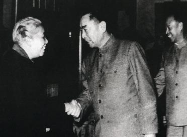 1952年，周总理突然对着许广平喊了一声“婶婶”。许广平当场愣住，以为自己听错了