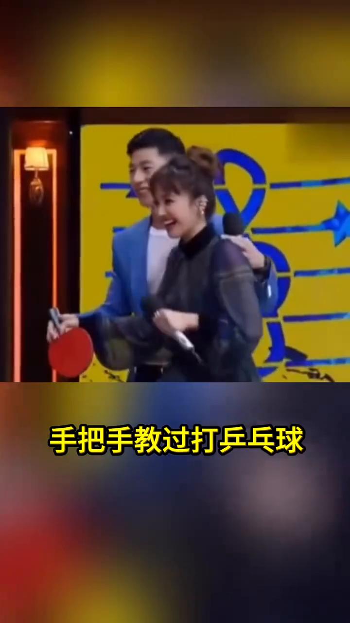 马龙和夏露看蔡依林演唱会。
马龙携媳妇夏露现身一起看蔡依林演唱会，小俩口太甜蜜了