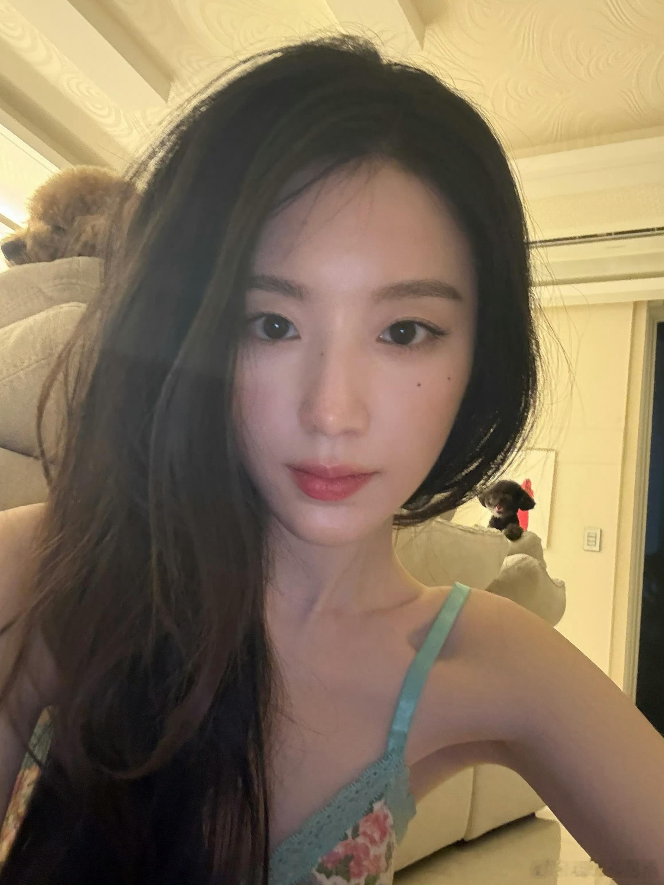 这样的女人说自己不性感了……世界上没有人会相信的好喜欢这个吊带