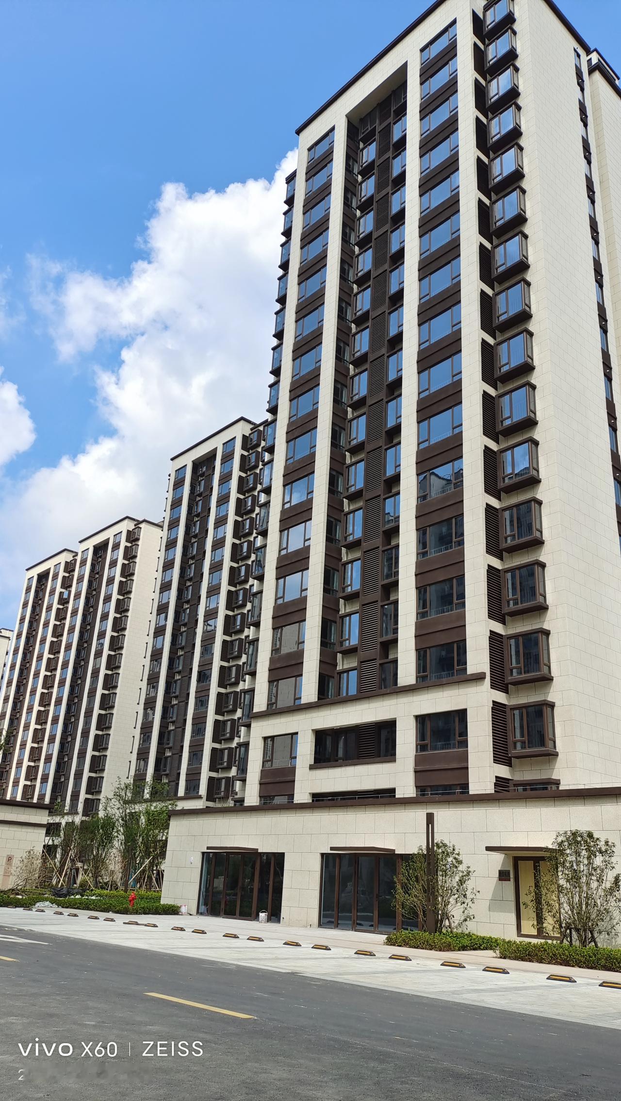 发现凡是属于概念的东西，没有着落的投资品种或者是靠讲故事画大饼的，千万不要相信，