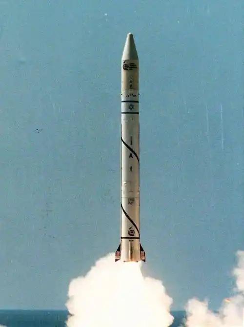 就在刚刚，

伊朗议长发布严正声明。

3月9日凌晨5时，伊朗议会议长加利巴夫在