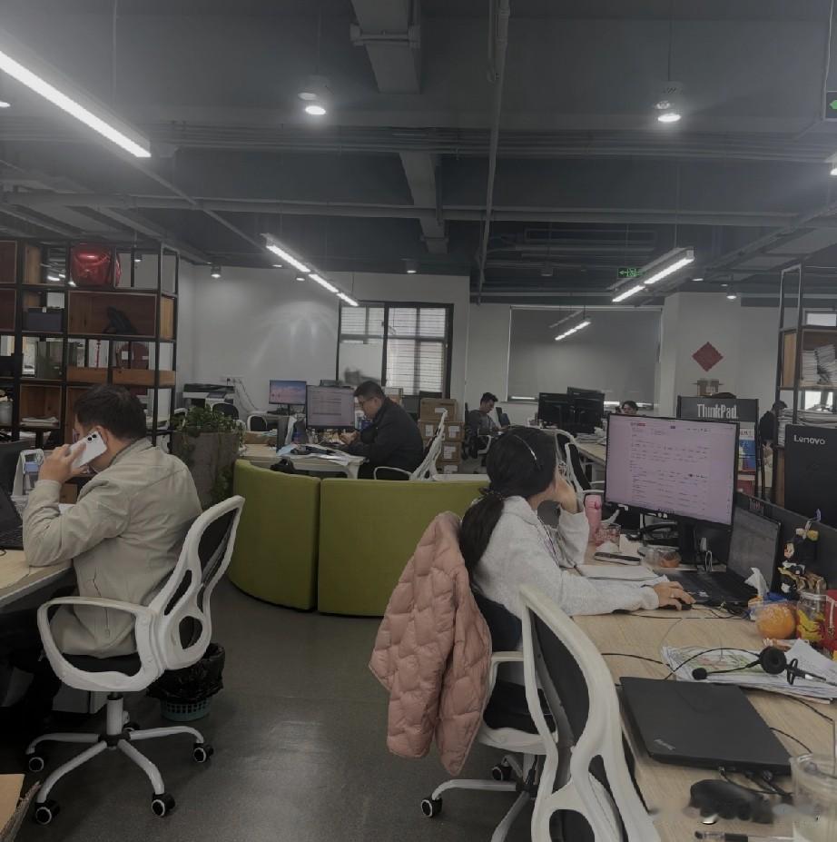 公司前期招来的两个项目专员马上（一个85后，一个95后）要转正了，虽然这3个月的