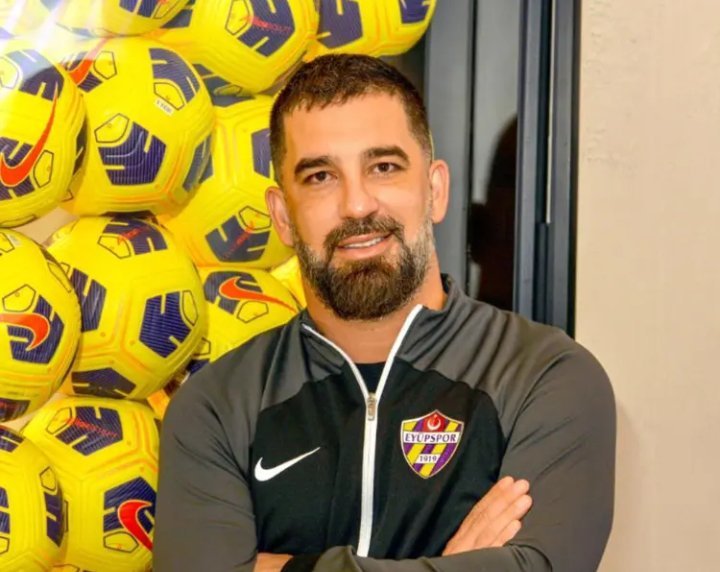 自2022年9月宣布退役后过了半年，阿尔达-图兰便成为了当时尚处土尔其甲级联赛的