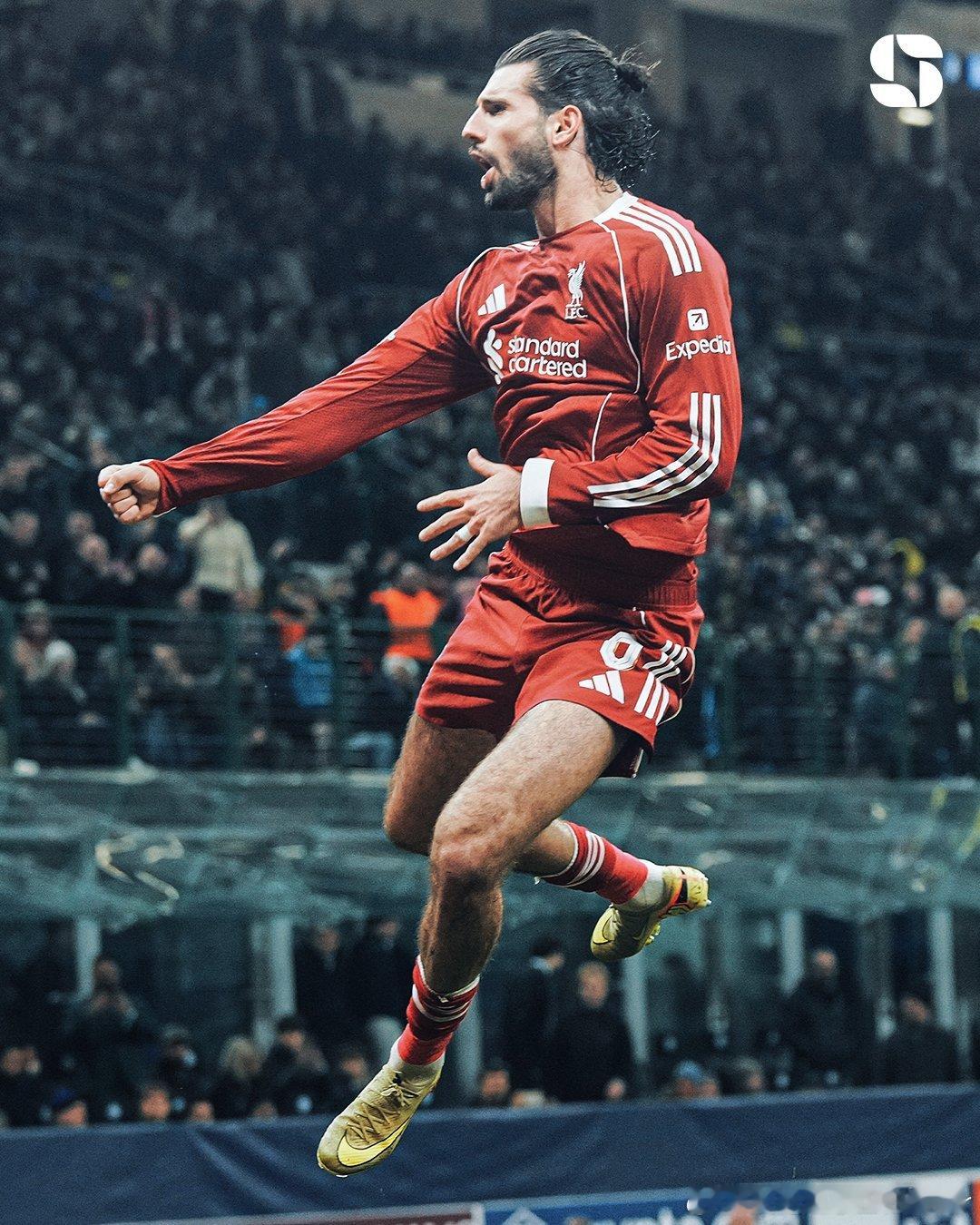 我现在最希望看到的事情就是索博成功续约然后把那该死的队长袖标给我焊丝在他身上国际