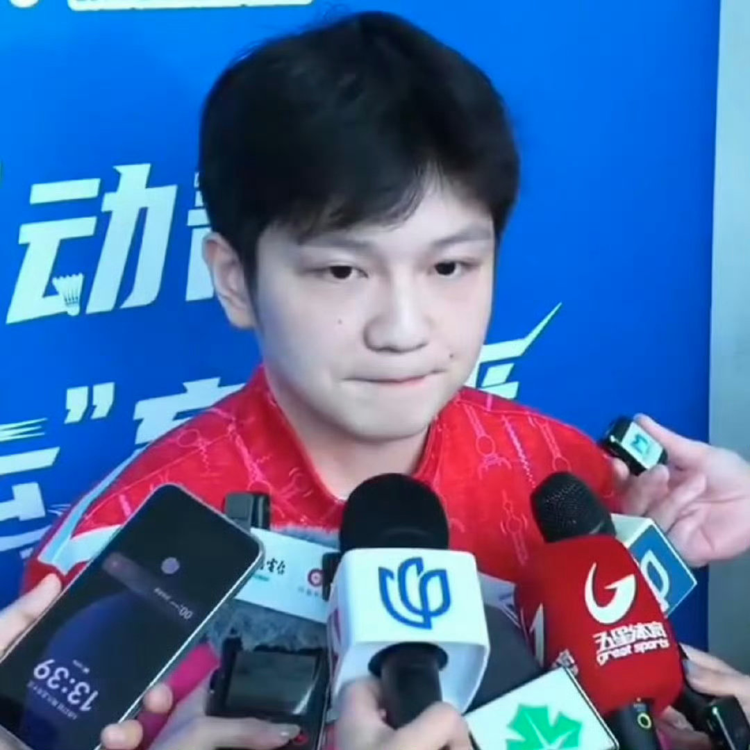 樊振东突然出现你会不会突然的出现～ 