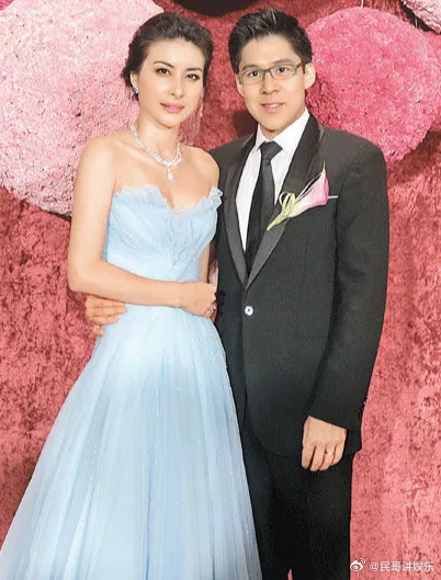当年，郭晶晶结婚时，郭父母退回1100万彩礼，和价值3亿的四合院，婚礼当天，郭父
