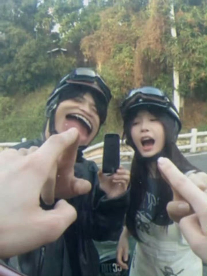 虞书欣何与给所有情侣合照打个样以后有男朋友就这样拍