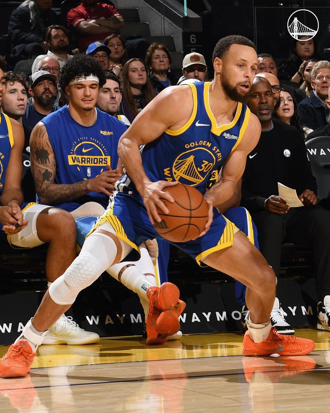 库三疯！库里第三节单节8中6砍下20分！全场比赛库里18投8中，三分12中6，拿