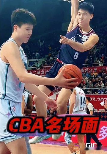 CBA名场面：崔永熙隔扣杨瀚森，还不忘回头嘲讽。
问：崔永熙和杨瀚森谁的能力更强