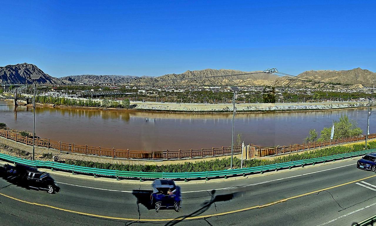 什川梨园藏一隅春末清宁晒图笔记大赛 

昨日午后，我驾车独行，去往什川梨园，只为