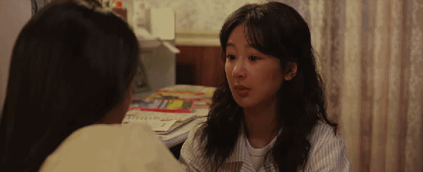 杨紫这个年纪都演上妈妈了，但感觉完全演不出母亲的成熟和关爱 