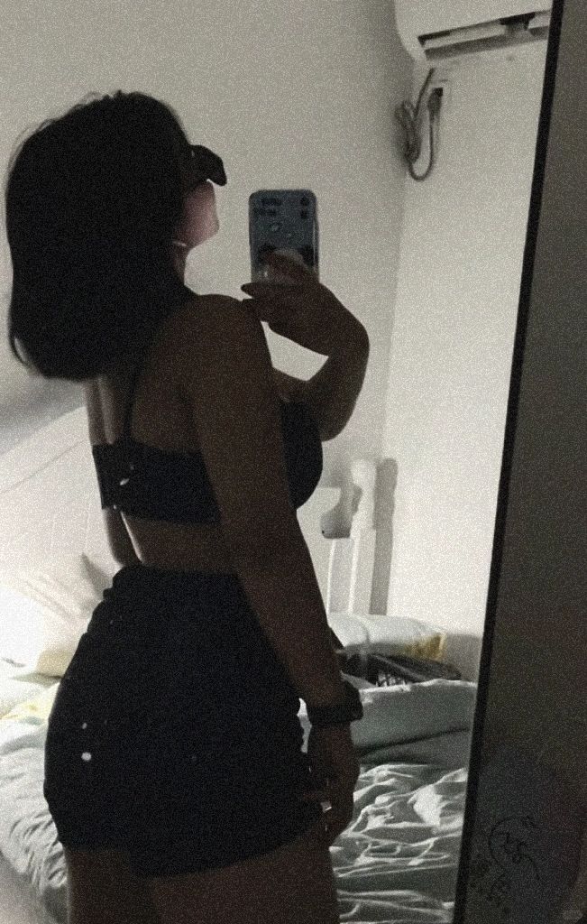 朋友说女子汗大屁股