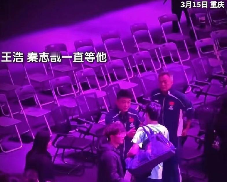 温瑞博拿亚军，王皓抢着陪他走，这银牌到底算啥？

重庆冠军赛刚结束，温瑞博输给了