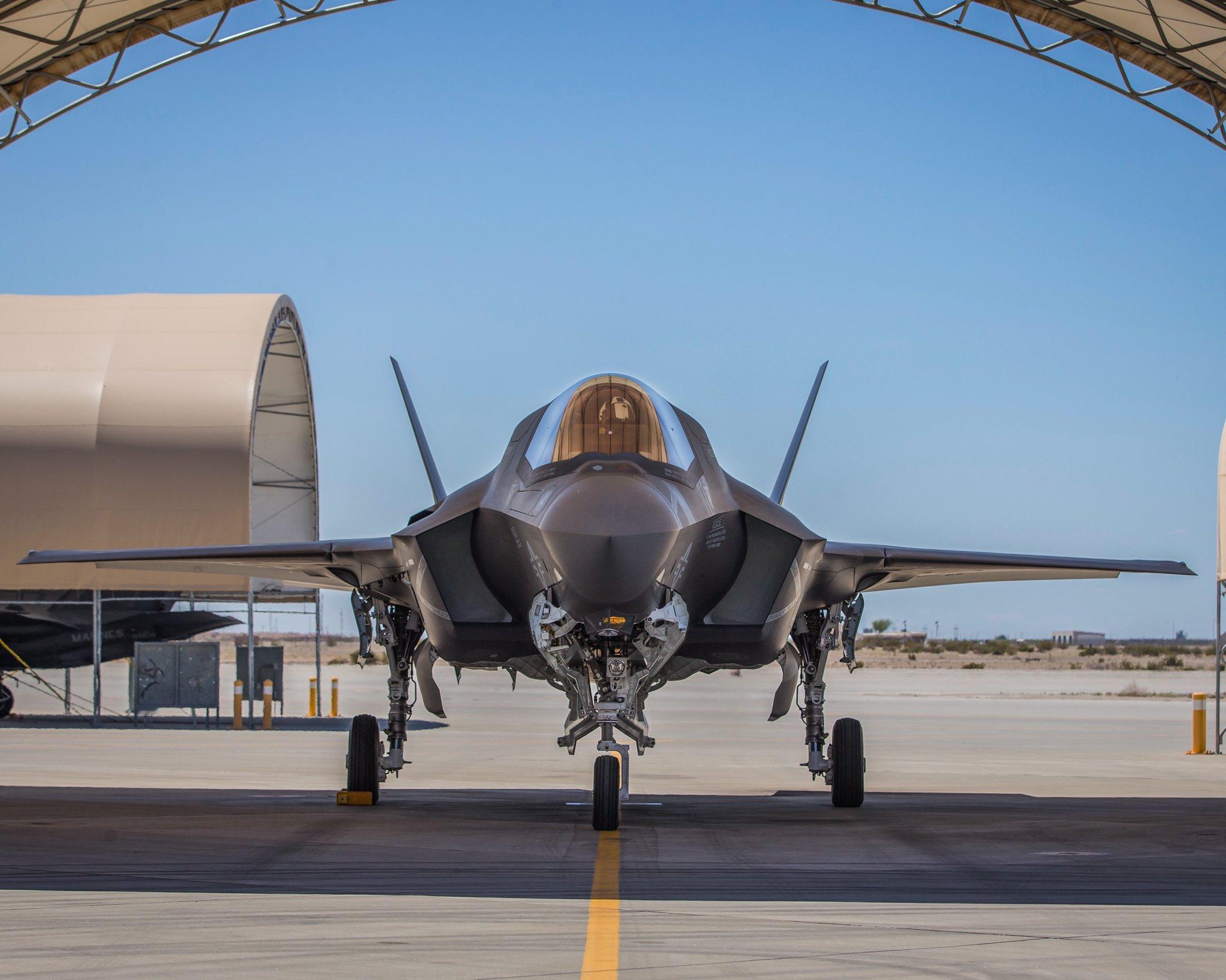 尤马航空站，机棚中的F-35B ​​​
