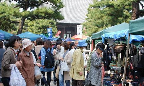 中日关系已如此剑拔弩张，可为啥只见在日本的中国人匆匆回国，却不见在中国的日本人回