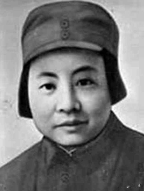 1942年，施奇，这位被官方誉为我军机要战线坚贞、圣洁而崇高的“丹娘”的年轻战士