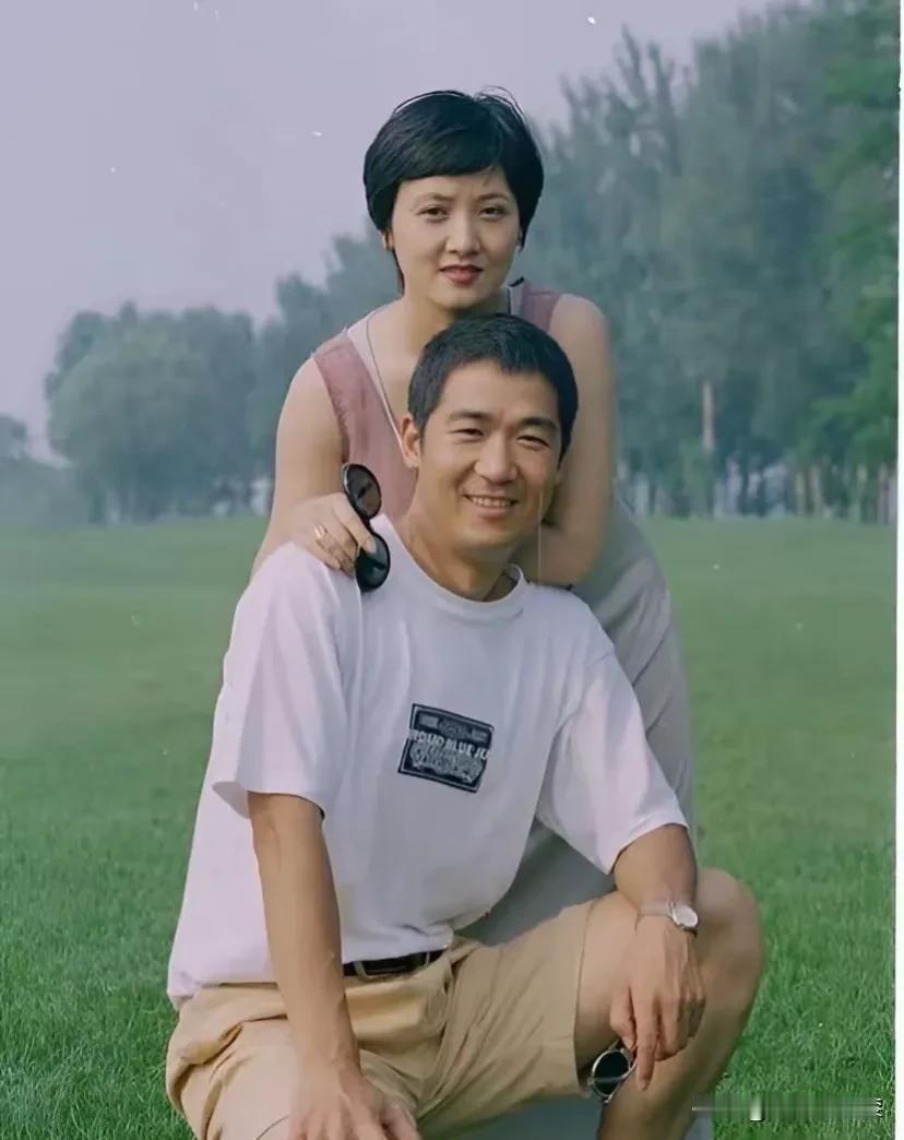 真心相爱的两个人才会白头偕老，哪怕没有孩子！
张国立是真的爱邓婕，否则不会离婚娶