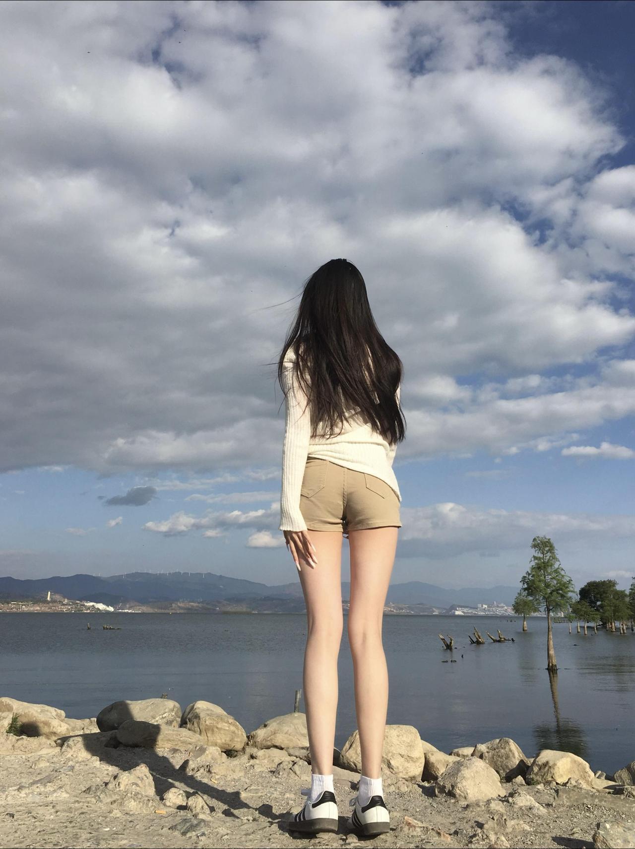 人这一辈子，
活得就是一份清醒和通透。
不该欠的人情，坚决不欠。

能用钱解决的