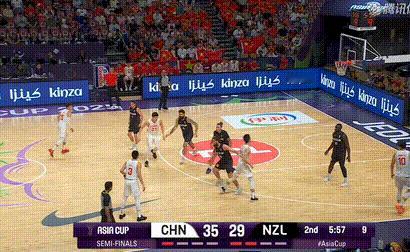 胡明轩打板三分也进！替补贡献8分中国男篮vs新西兰男篮 ​​​