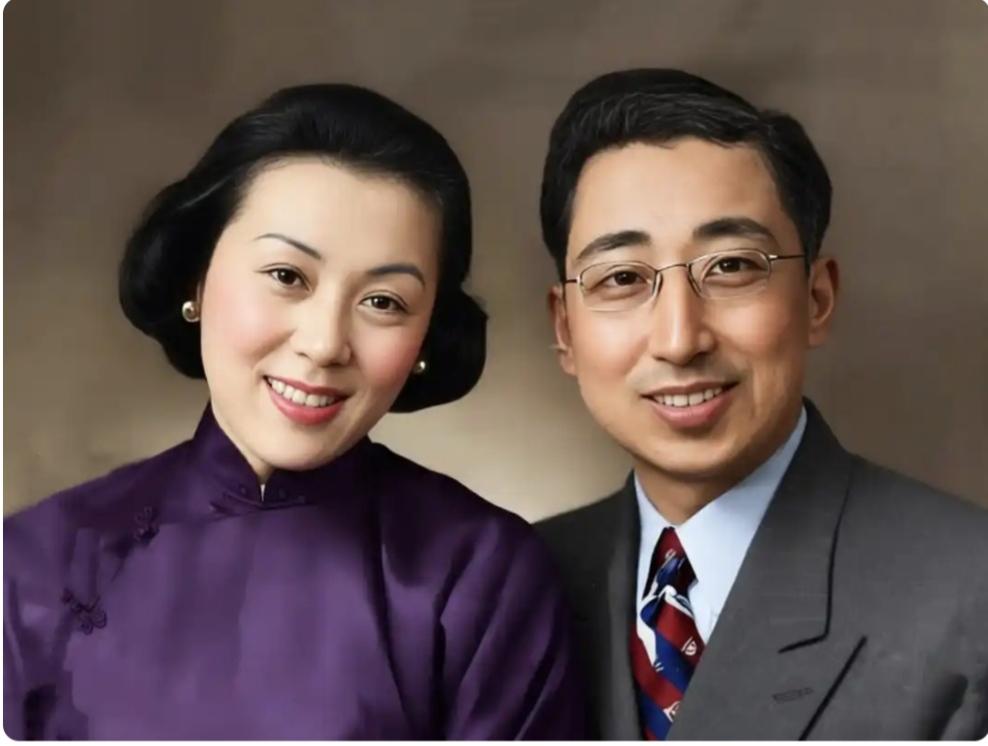 珍稀怀旧老照片分享新中国评选出的“二十二大电影明星之一”上官云珠与丈夫程述尧🈴