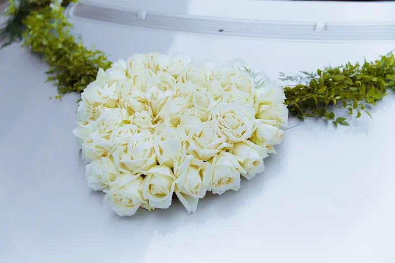 感情的背叛，那伤害简直能把人击垮。我有个朋友，和对象谈了五年，都到谈婚论嫁的地步