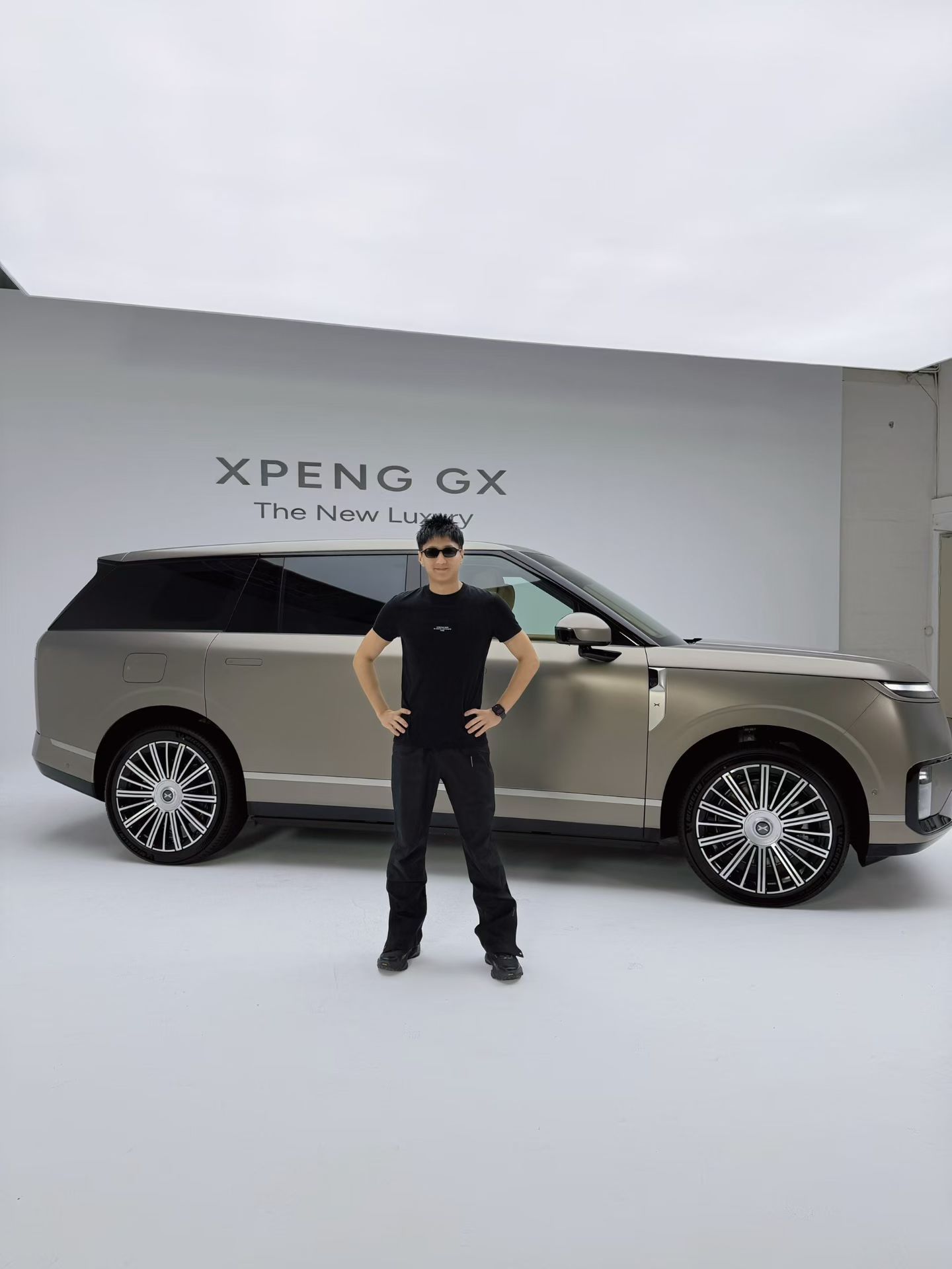 小鹏GX非常不错，以小鹏的产品策略，面向市场会取得不错的销量优势。 