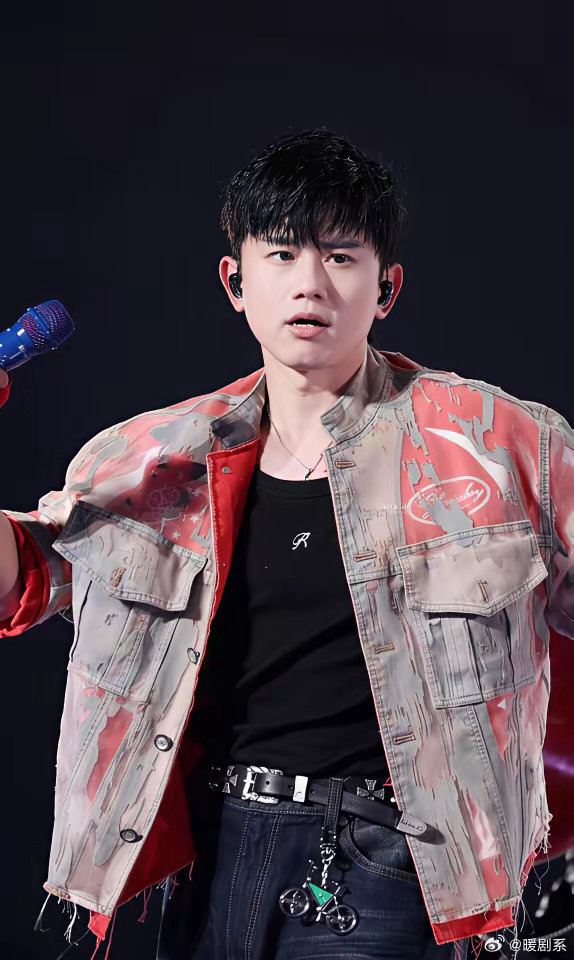 刚吃完瓜，现在这娱乐圈的瓜，真是反转再反转，比电视剧还精彩。就说张艺兴这事儿吧，