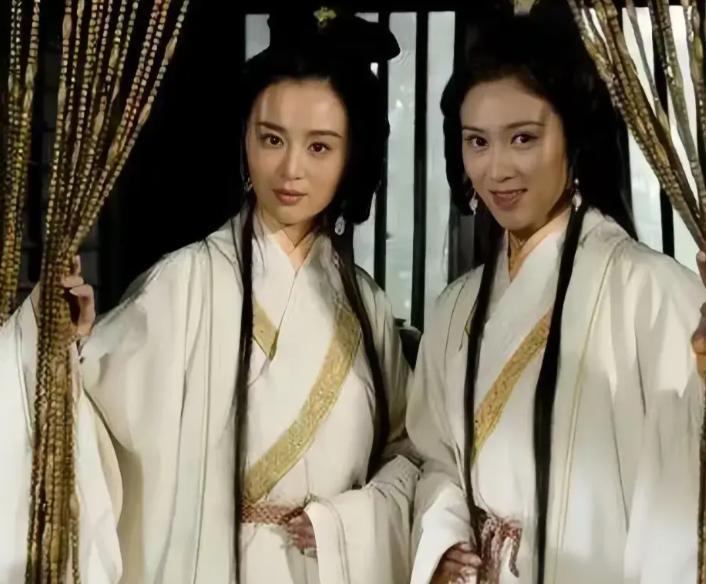 三国这段历史，实在太精彩了，精彩到后世只关注到男人们在战场上的冲锋陷阵，手拿羽扇