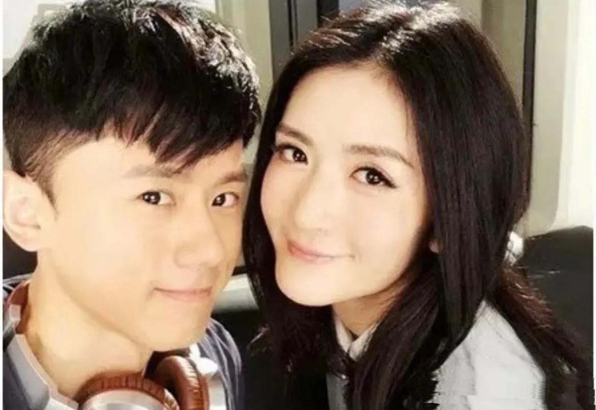 谢娜张杰：婚姻家喻户晓，爱意跨越圈层

“谢娜都结婚了她怎么不早说”，这看似调侃