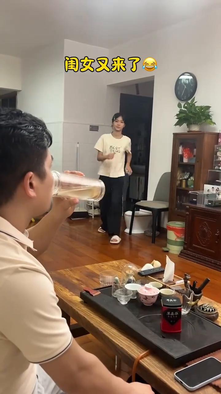 闺女又来了，谢谢老爸。