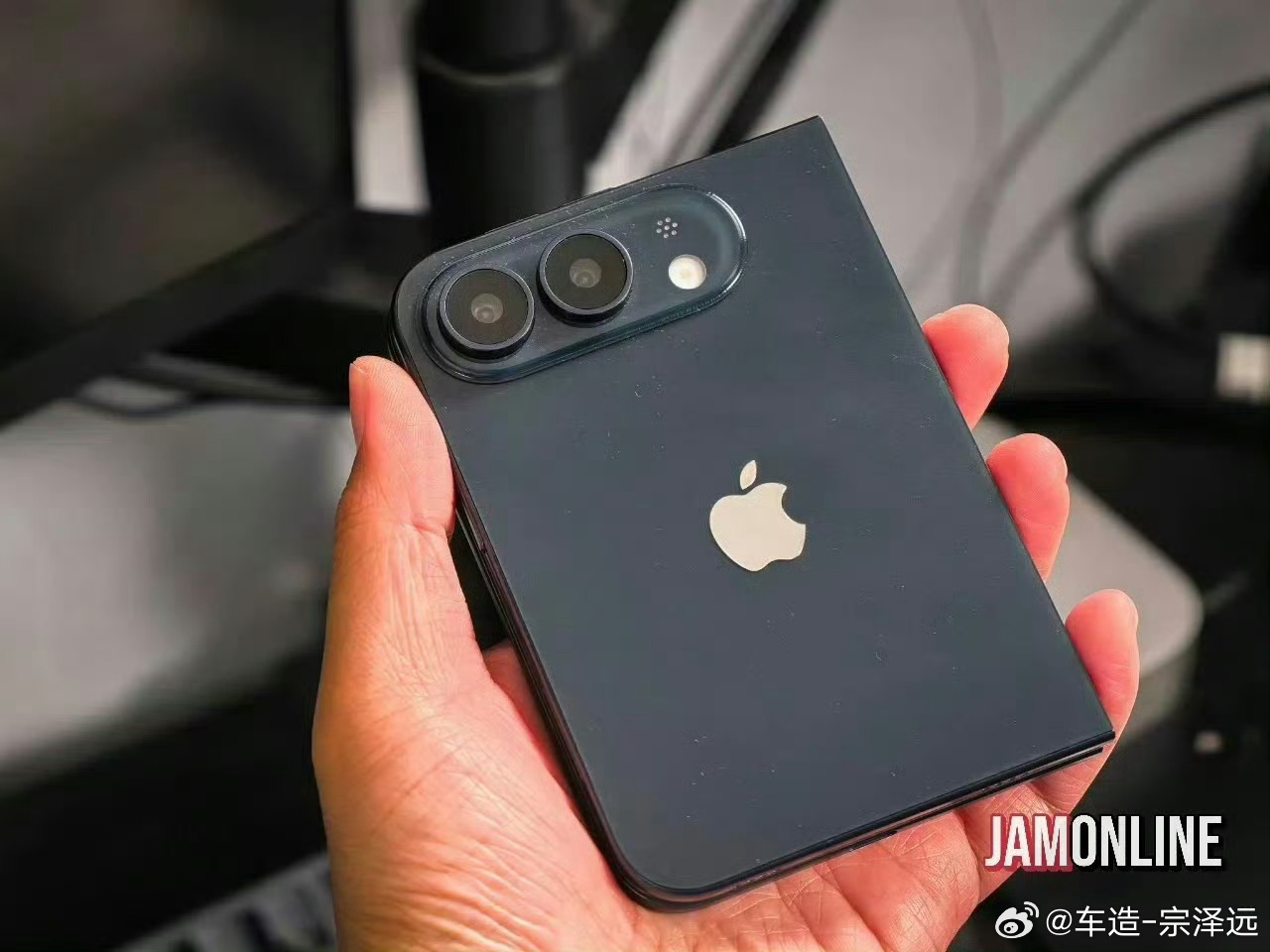 iPhoneUltra黑色机模好像跟之前爆料的大差不差就是这一次涨价，不知道这东