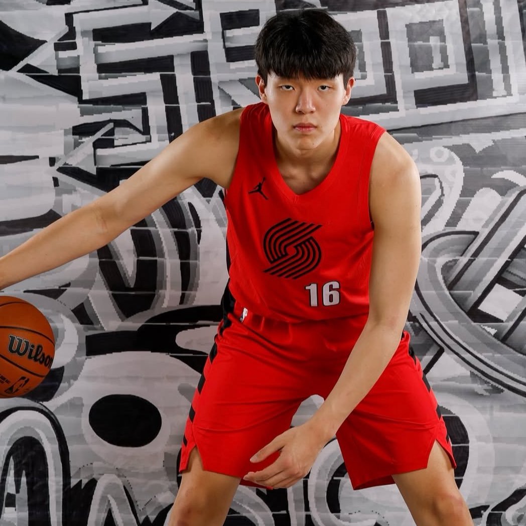杨瀚瀚森将于北京时间8月9日再次出发前往美国，参加波特兰开拓者队于8月11日开始
