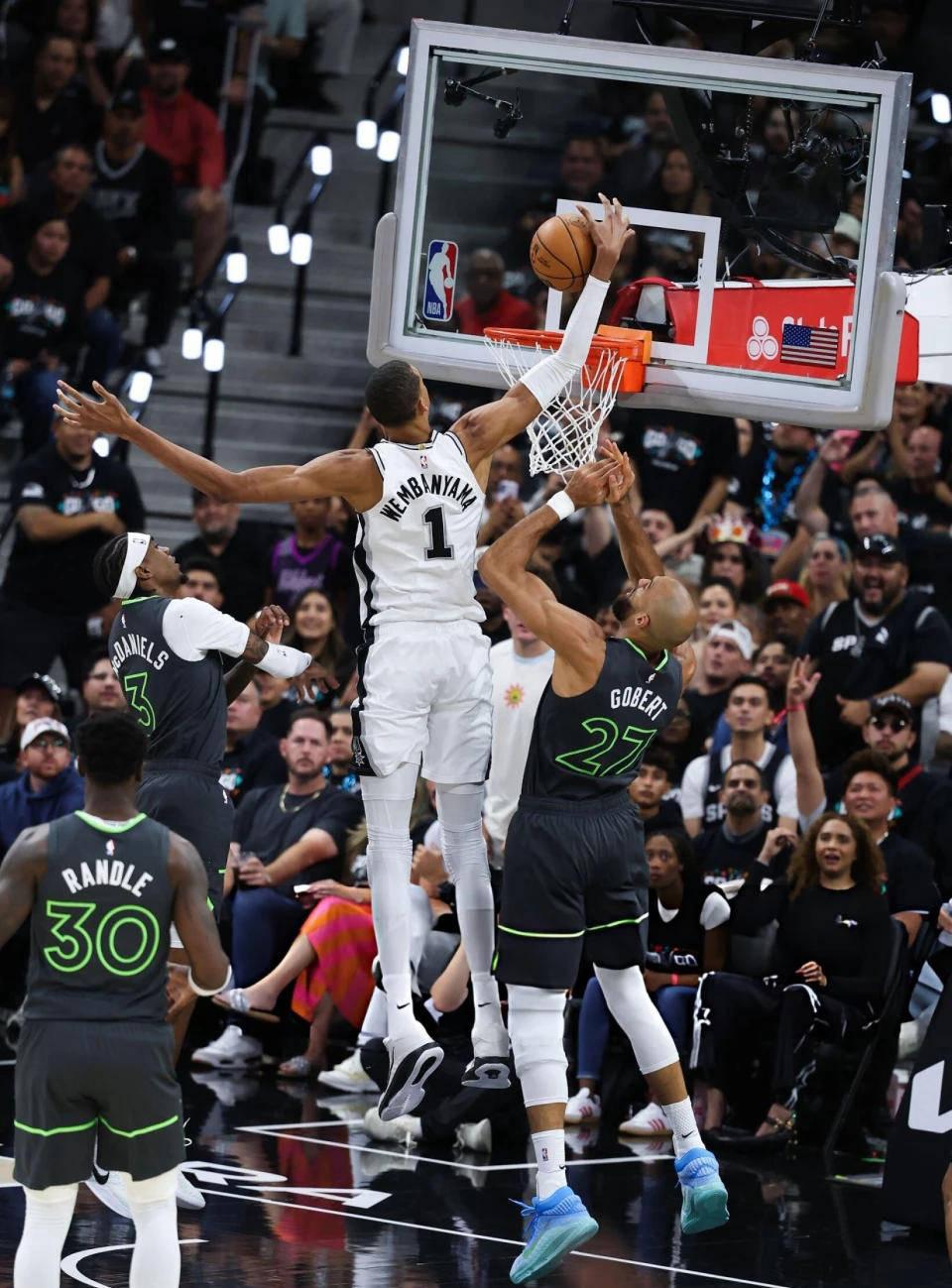 大家欠NBA联盟一句对不起，最新消息，文班亚马肘击里德不会被罚款也不会被禁赛！