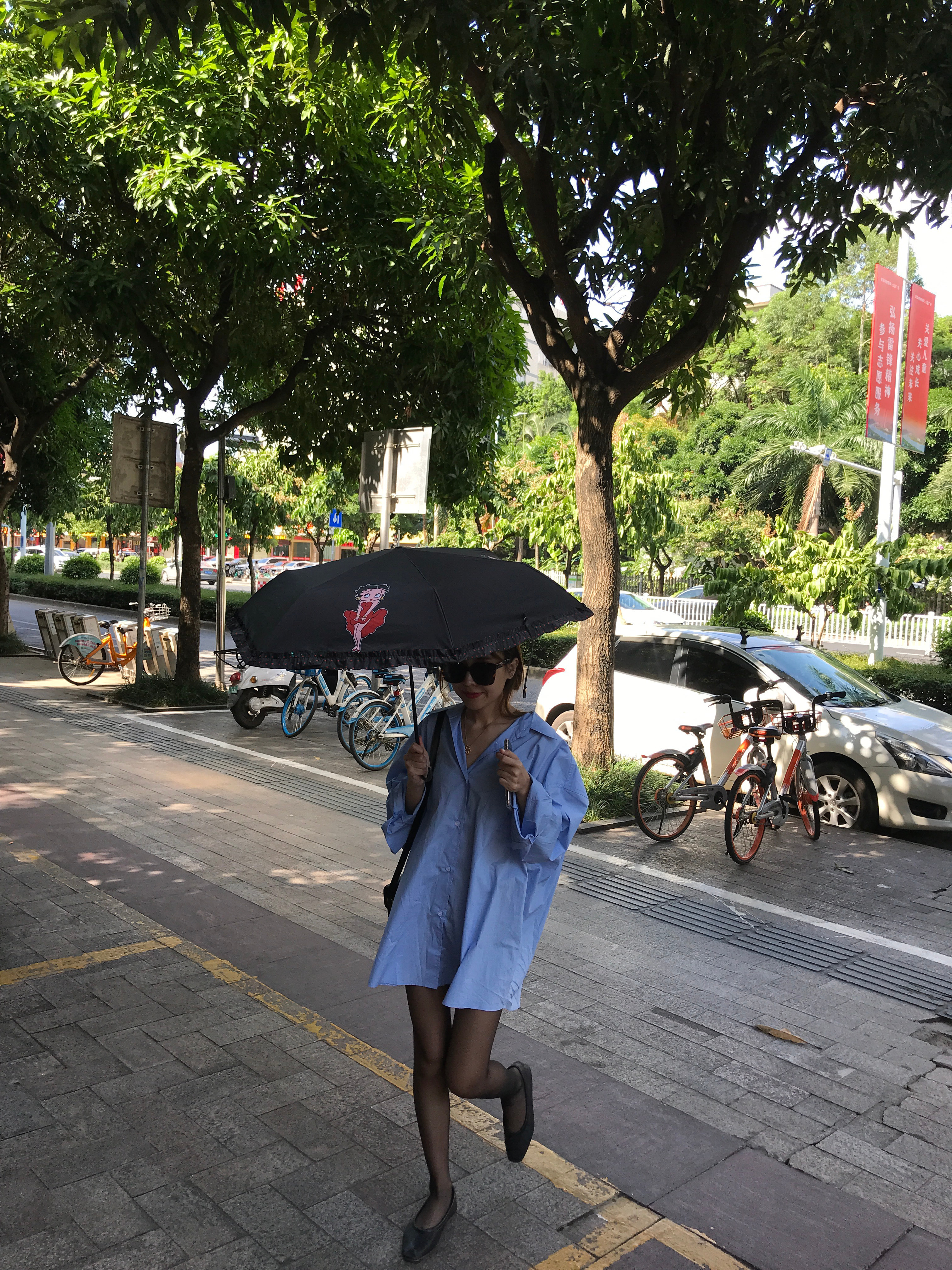 今天路上好堵哦，不过出来玩心情蛮好 ​​​