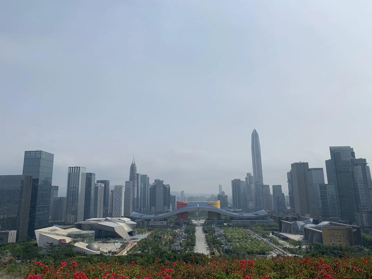 快过中秋节了，回老家想买点深圳特产，想不出来深圳有什么知名特产？要不还是回村里买