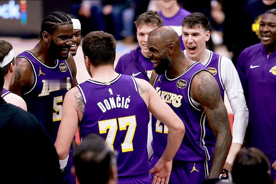 我分析一下，看了很多场雷的比赛，雷怕的是高大锋线为主的球队，他们队里的小后卫多，