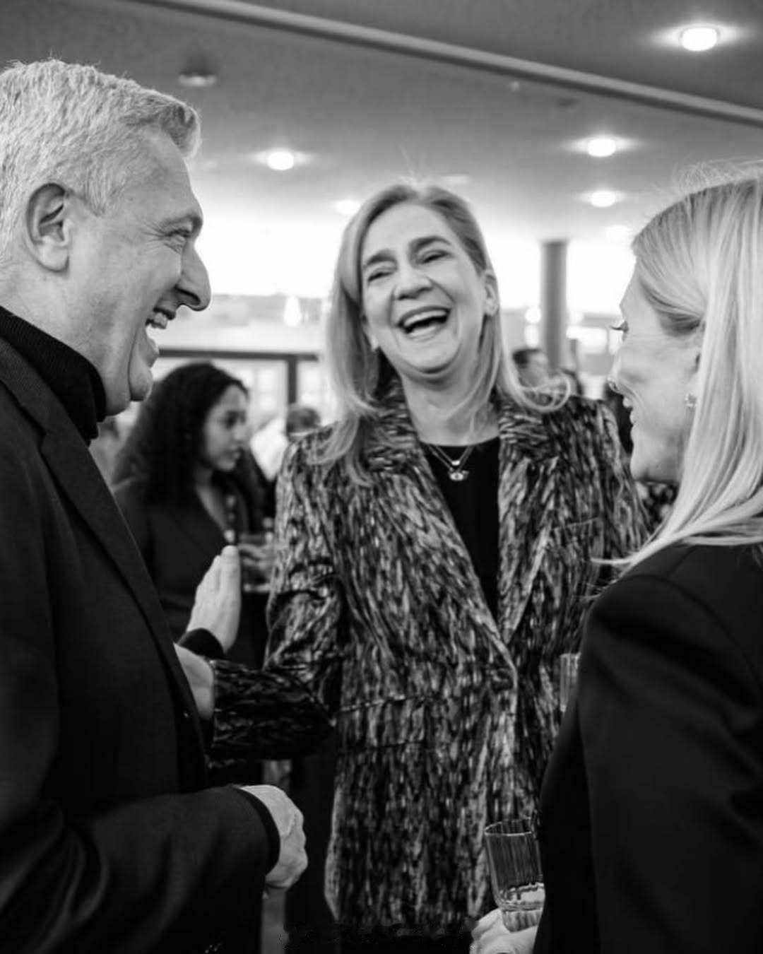 西班牙王室 克里斯蒂娜公主的两则消息，图1-图2，和希腊末代王储妃玛丽·山塔尔在