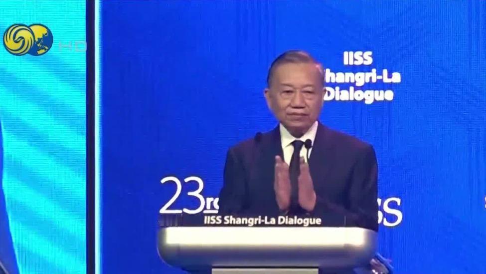 不做亏心事不怕鬼敲门！香会现场菲律宾防长躲后厨逃避提问！
嘴上喊遭中国严重威胁，