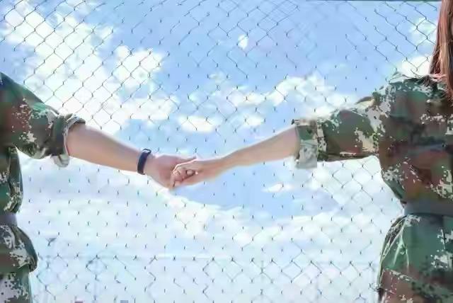 婚外情只是道德问题、最多被骂几句，根本不算犯法，但军婚，绝对碰不得！

湖南长沙