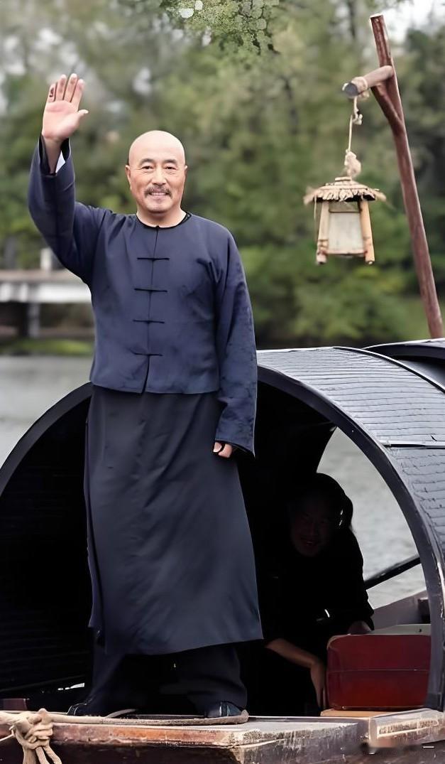 《江海潮生》，

才看明白一个道理，

就是做生意可以合伙，但是一定要找像沈敬夫