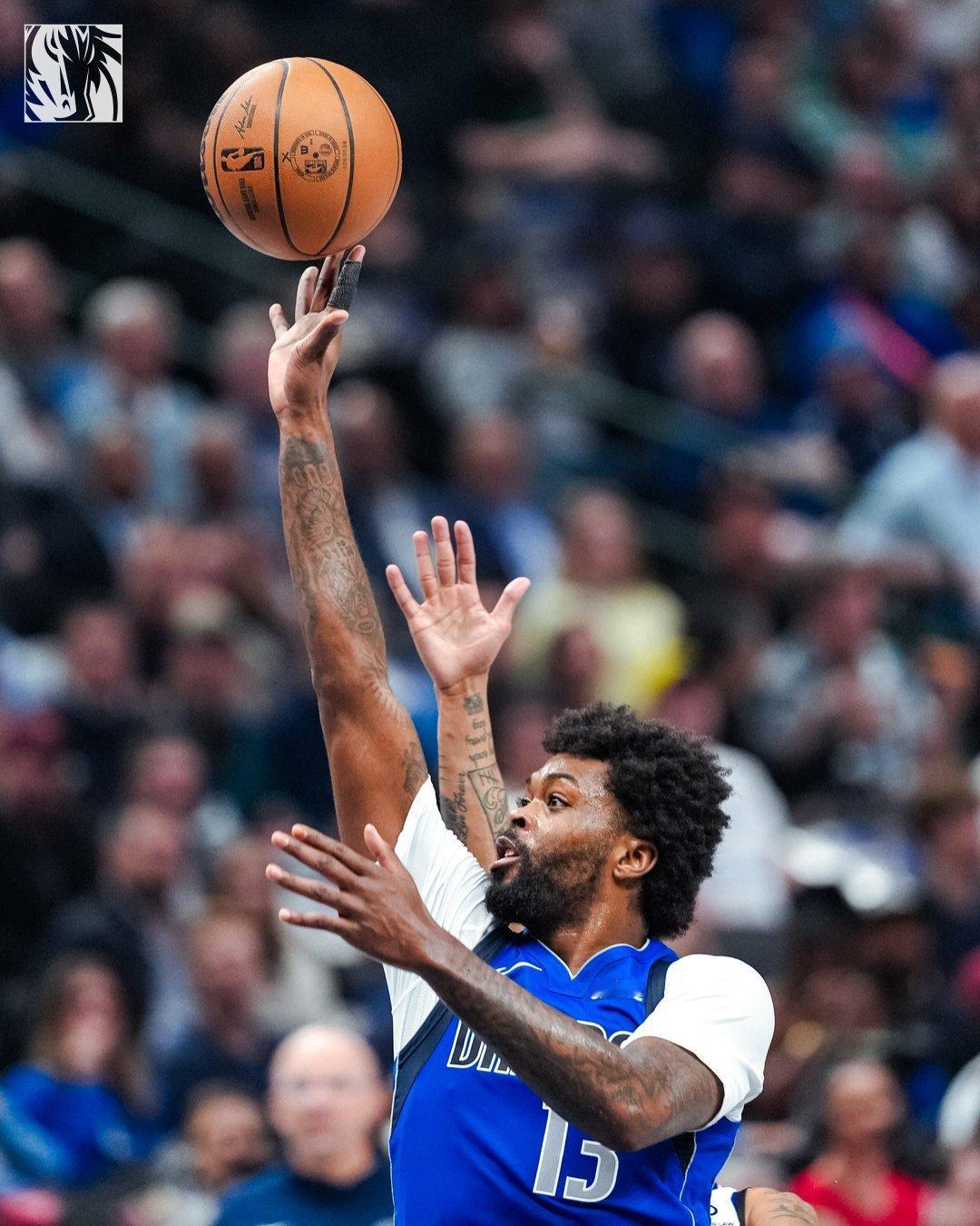 谁敢横刀立马，唯我马大将军😤马绍尔半场 23 分 6 篮板 3 助攻，正负值 