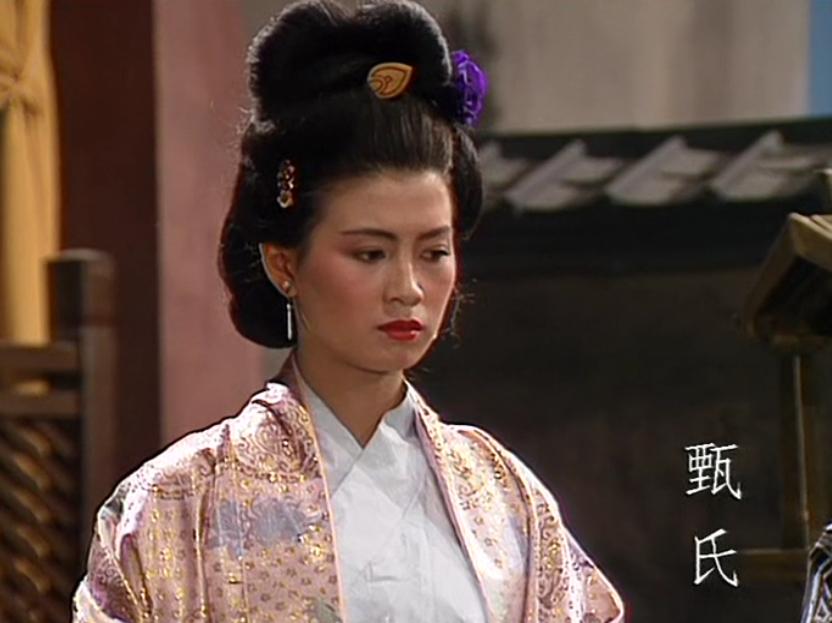 这位甄氏就是曹叡的生母。甄氏原本是袁熙的妻子。
还得是曹丕呀，继承了老爹强大的基