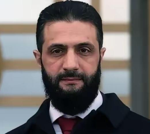 当两名美军士兵和一名美国翻译在叙利亚倒在血泊中后，美国总统特朗普愤怒发声：我们将