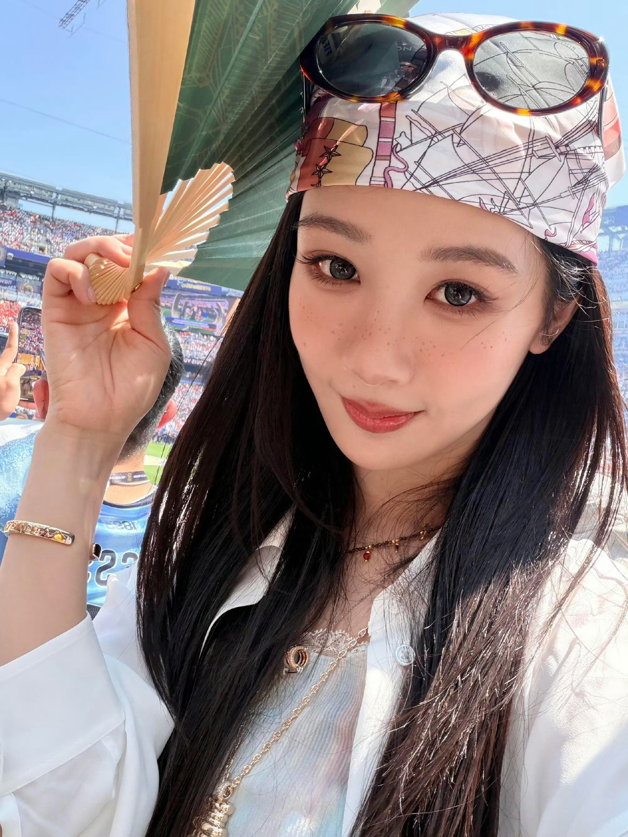 在纽约看世界杯的天杨紫