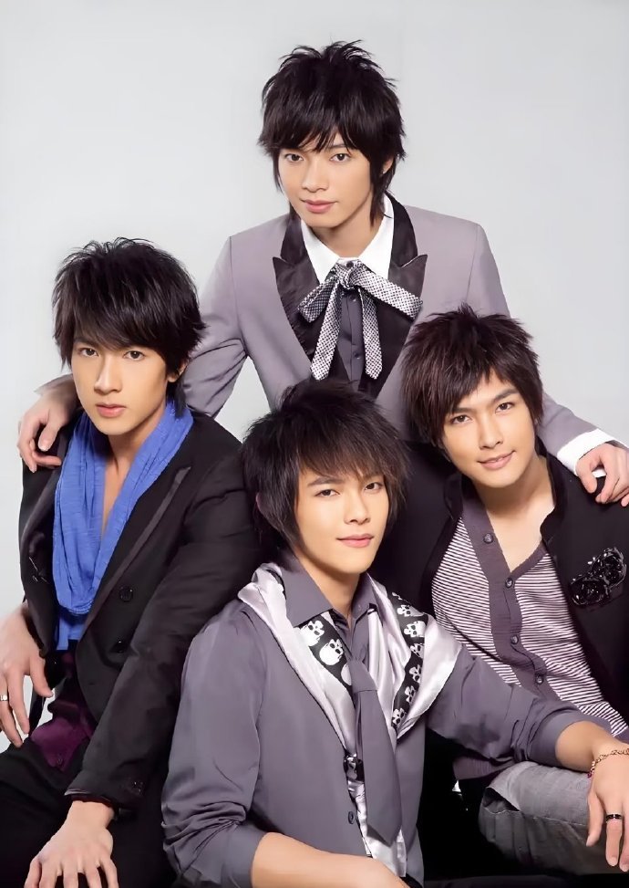 娱乐Tank被SHE飞轮海E到了原来飞轮海名场面是tank写的i 人实锤 Tan