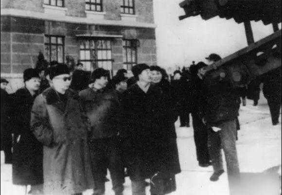 元帅们视察中国人民解放军炮兵学院，前排左起为贺龙（左一）、陈毅（左二）、徐向前（